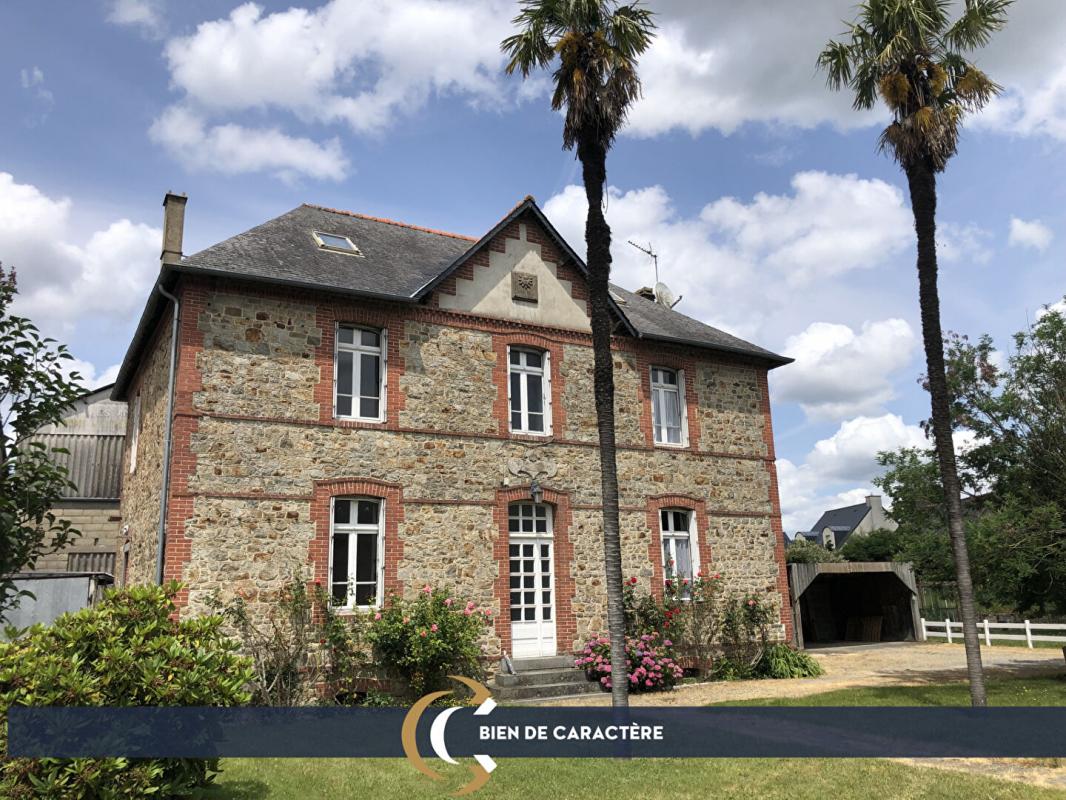 COMBOURG entre CENTRE et GARE